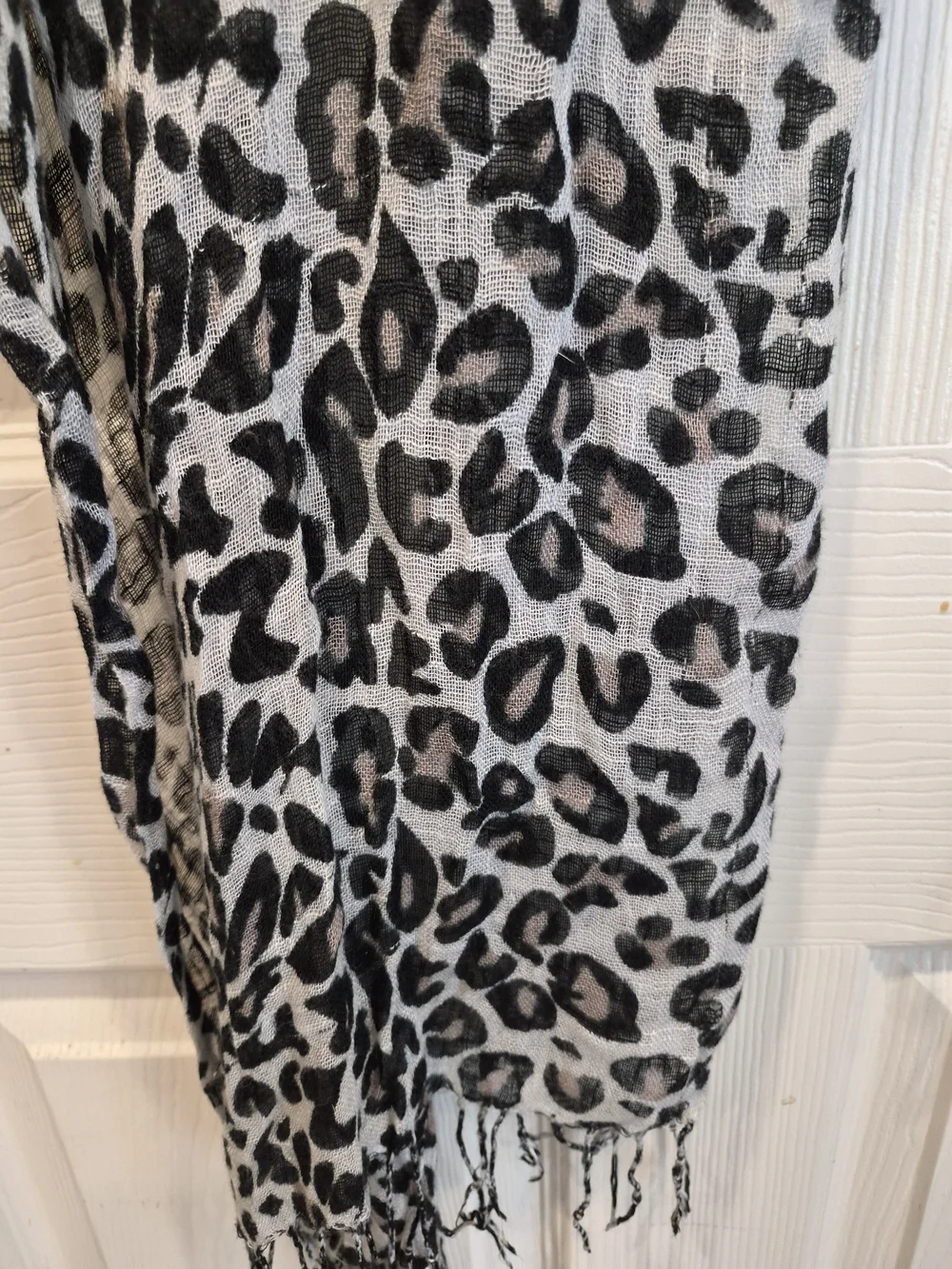 5/25 Leopard Print Lightweight Shawl Scarf